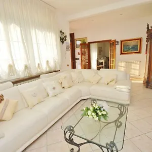 Appartamento Raffinato Attico Vicino Al Mare Con Solarium Lido Di, Camaiore